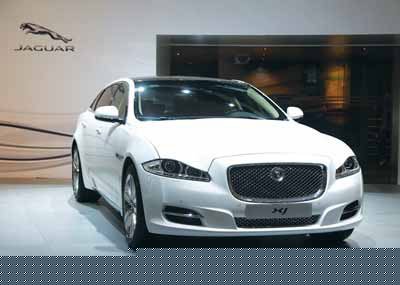 Latest Jaguar Land Rover models premiere in Chengdu