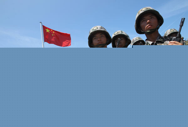 PLA attracts interest of HK citizens