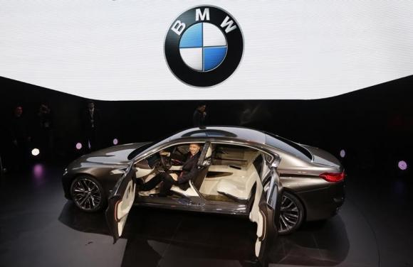 Car makers pay to keep Chinese dealers happy as market slows