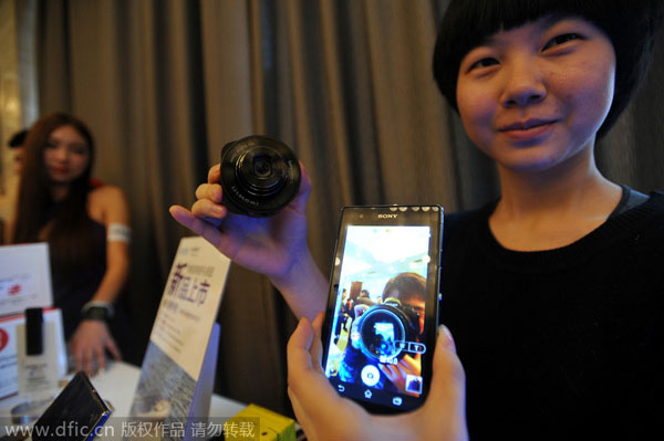 Russian dual-screen YotaPhone places big bet on China