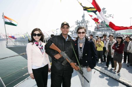 China invites foreign delegates to navy ships