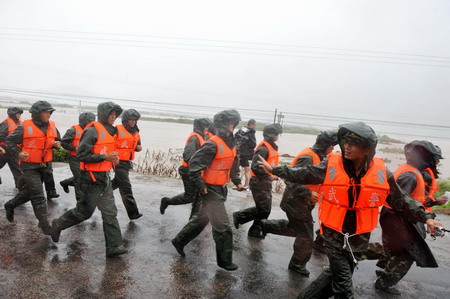 Typhoon Morakot lands in E. China