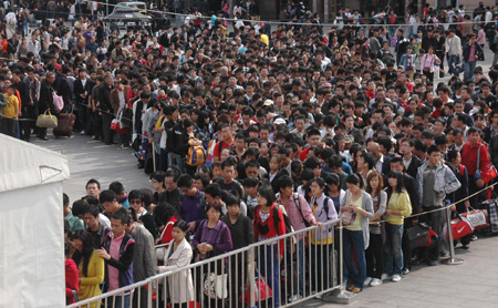 Travel peak looms in China as National Day holiday to end