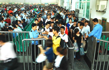 Travel peak looms in China as National Day holiday to end