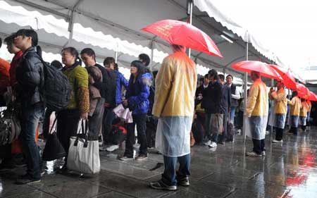 Snow, rain play havoc with travel