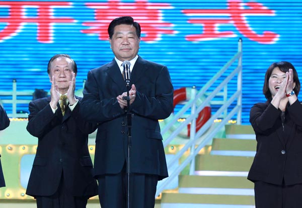 Official calls for enhanced cross-Strait exchanges