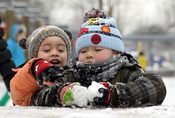 Snow brings travel delays as it clears the air