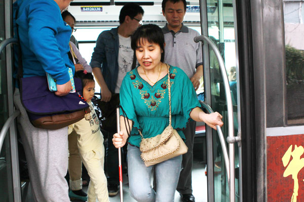 Petition seeks more travel help for visually impaired