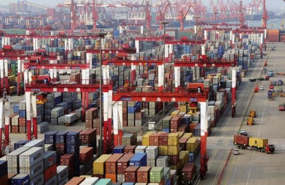 China February exports surge, imports drop