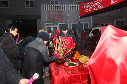 天上掉餡餅，砸中“愛國(guó)詩人”孔二狗