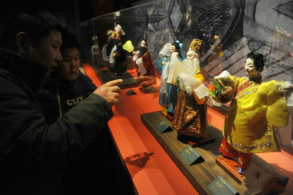 中國美術(shù)館呈獻“偶人世界——徐竹初木偶雕刻作品捐贈展”