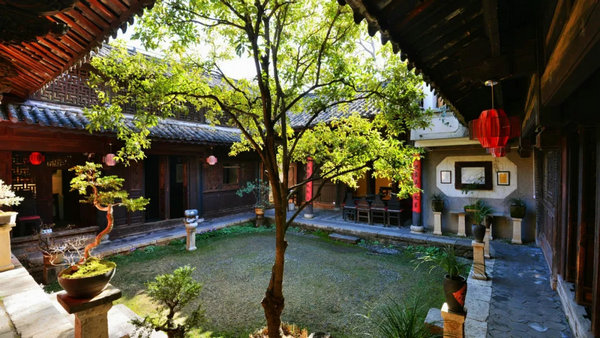 第一期UNESCO-CACH中國世界文化遺產(chǎn)能力建設培訓班于2018年4月23至27日在麗江古城成功舉辦