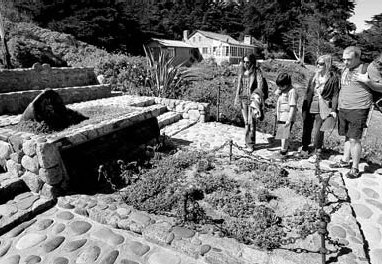 Neruda's body to be checked for poisoning