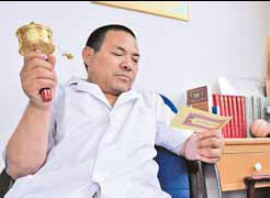 Tibetan hospital gains patients' trust