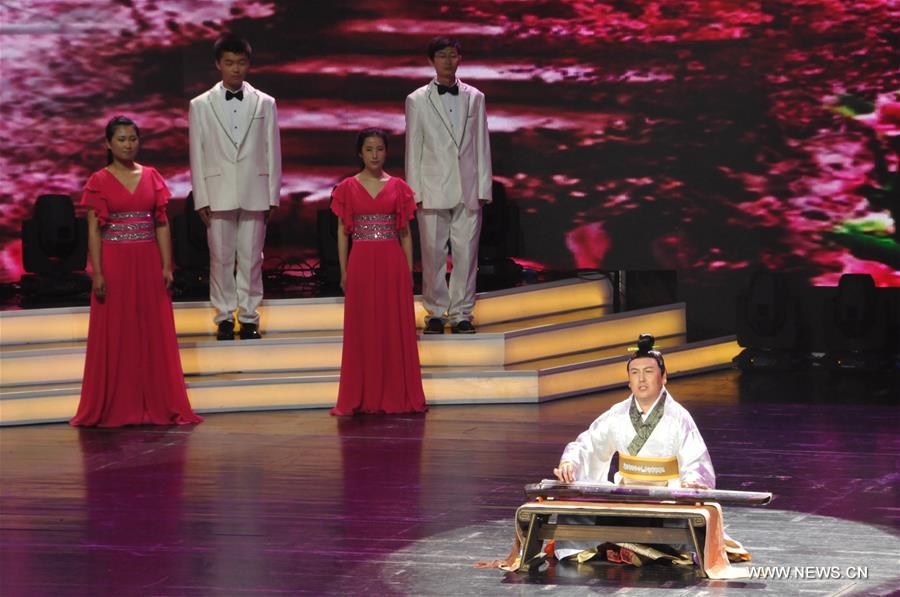 Poem recital party held to greet Int'l Labor Day in China's Hohhot