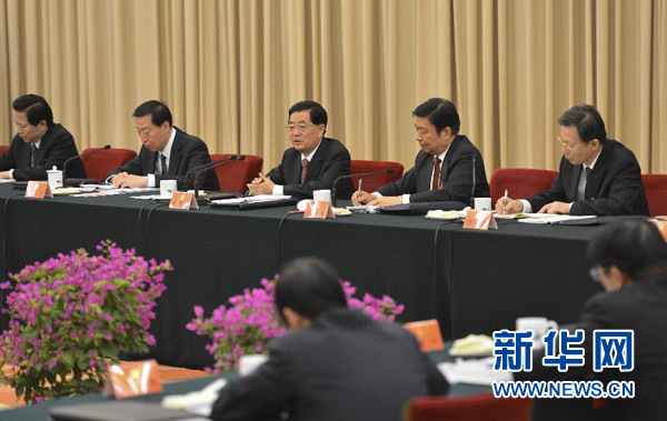 胡錦濤、溫家寶分別參加江蘇、天津代表團(tuán)討論