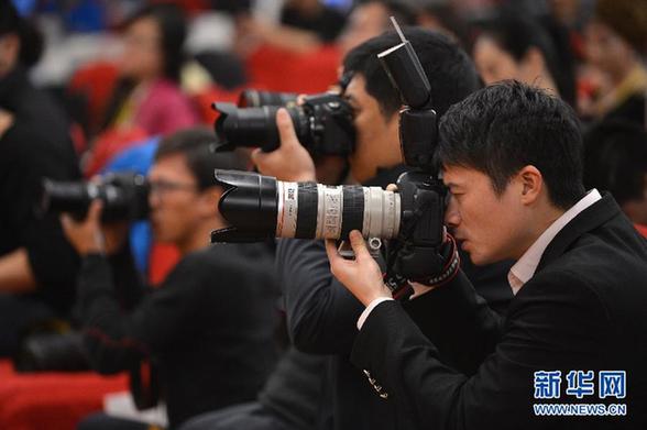 十八大新聞中心舉辦“黨組織建設(shè)與新形勢(shì)新任務(wù)”集體采訪(fǎng)活動(dòng)