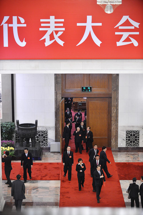 組圖：十八大代表投票選舉中央委員會委員、候補委員和中央紀律檢查委員會委員
