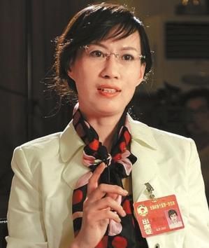 全國政協(xié)委員建議老婆做家務(wù) 老公須發(fā)工資