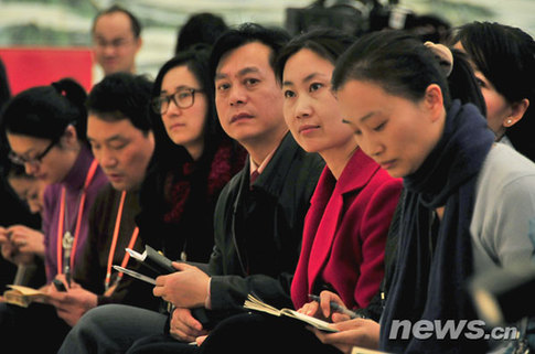 百家媒體云集政協(xié)首場(chǎng)新聞發(fā)布會(huì)