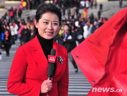 近拍兩會“當(dāng)紅”女主播