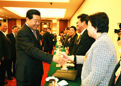 全國(guó)政協(xié)主席賈慶林看望福建代表團(tuán)代表