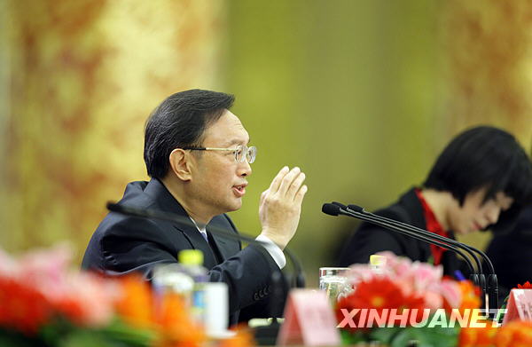 外交部部長(zhǎng)楊潔篪答中外記者問