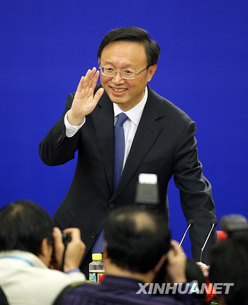 外交部部長(zhǎng)楊潔篪答中外記者問