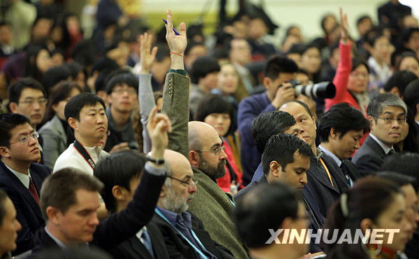 外交部部長(zhǎng)楊潔篪答中外記者問