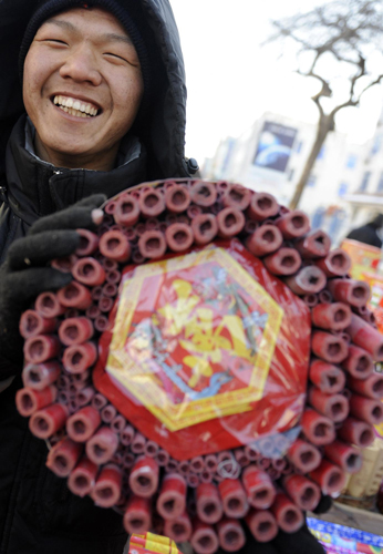 吉林永吉災區(qū)年貨市場紅火