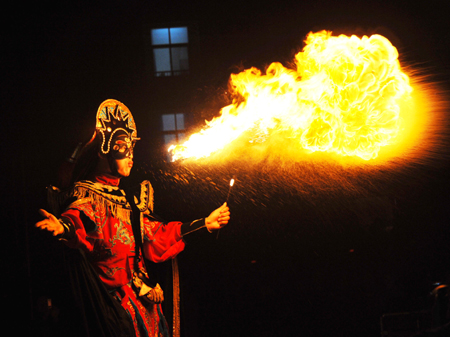 弘揚傳統(tǒng)文化 豫劇“唱”進(jìn)校園