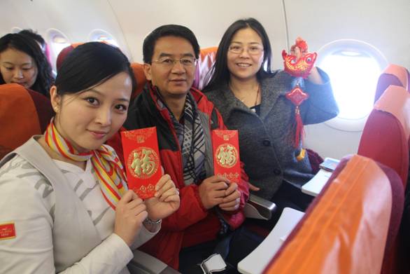 天津航空客艙年味十足 中國結(jié)利是封博旅客盛贊