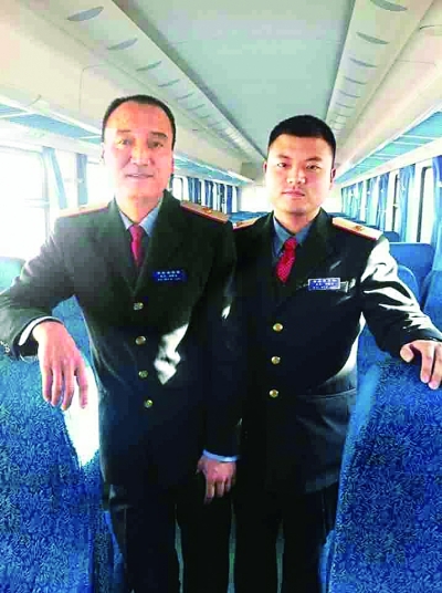 新春走基層：在一線 一對(duì)父子列車員的春運(yùn)