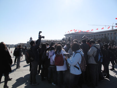 全國(guó)政協(xié)委員崔永元遭圍堵