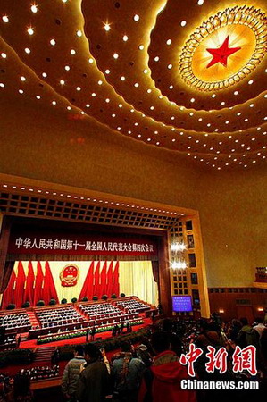 外媒關(guān)注“兩會(huì)”：贊中國政府民生論述引關(guān)注