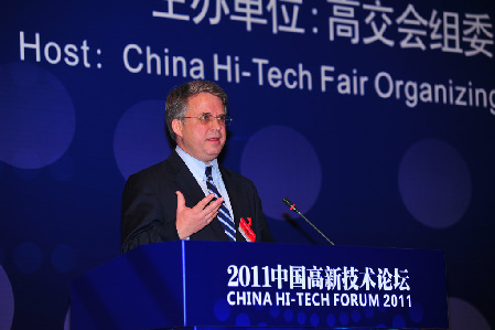 2011低碳技術(shù)與新能源發(fā)展峰會隆重舉行