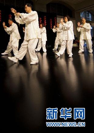 加拿大安大略皇家博物館辦廟會迎春節(jié)