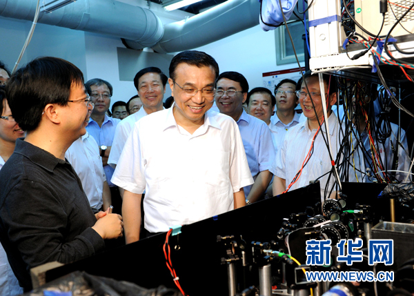 李克強(qiáng)在安徽考察:在結(jié)構(gòu)調(diào)整優(yōu)化中保持經(jīng)濟(jì)平穩(wěn)較快發(fā)展