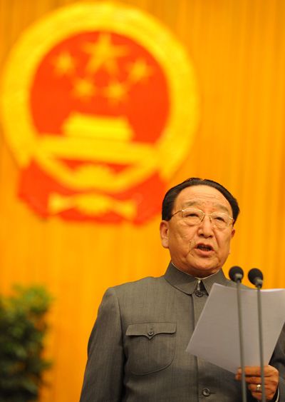 少數(shù)民族代表盛裝出席人大會(huì)議