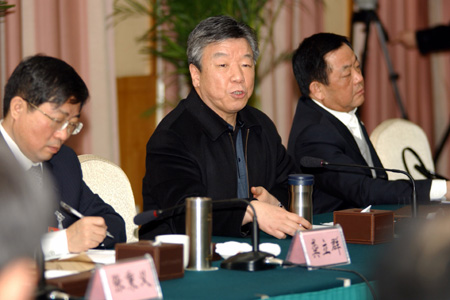 盧展工參加河南政協(xié)十屆四次會議分組討論