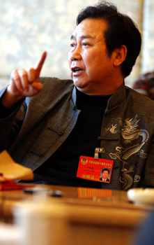 文學(xué)藝術(shù)要創(chuàng)新 傳統(tǒng)文化要保護