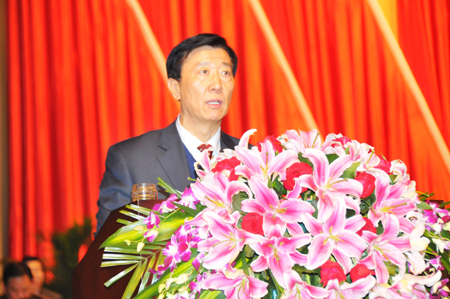 洛陽(yáng)市人大常委會(huì)和“兩院”作工作報(bào)告