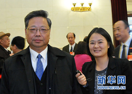 大會(huì)堂里“堵”省長