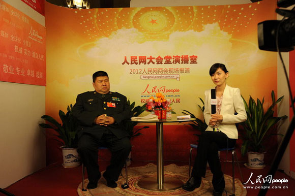 毛新宇委員：我履職問(wèn)心無(wú)愧 雷鋒精神延續(xù)永存
