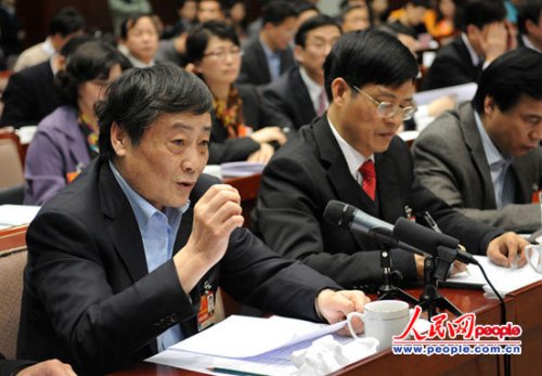 代表：改變“雙軌制”讓企業(yè)退休人員也能過滋潤