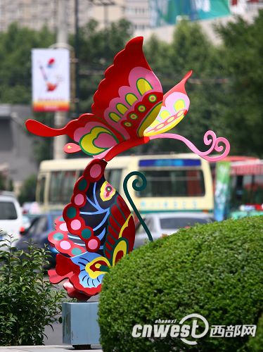 獨(dú)具旅游特色的十條街 來西安必逛