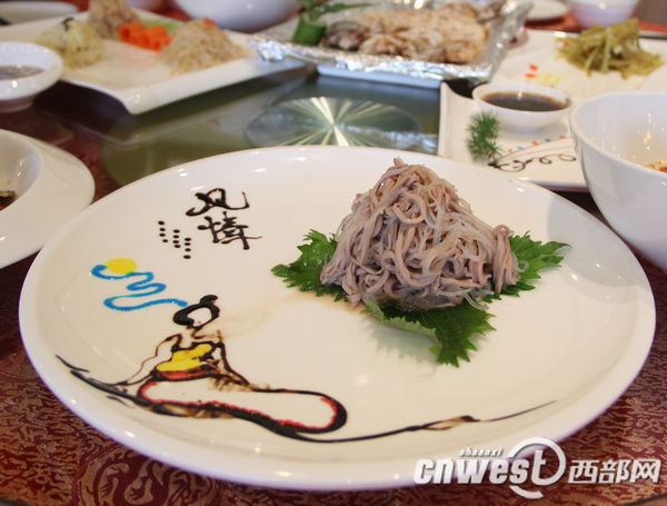 網(wǎng)媒陜西行記者：大唐博相府視聽味覺的三重享受
