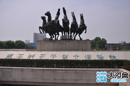 第11屆網(wǎng)上看河南記者走進天子駕六博物館