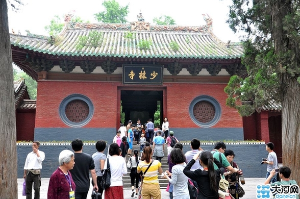 第11屆網(wǎng)上看河南 記者領(lǐng)略千年古剎少林寺魅力