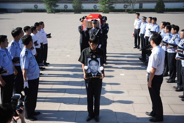 北京暴雨殉職所長(zhǎng)李方洪最后10小時(shí)：指揮救出63村民